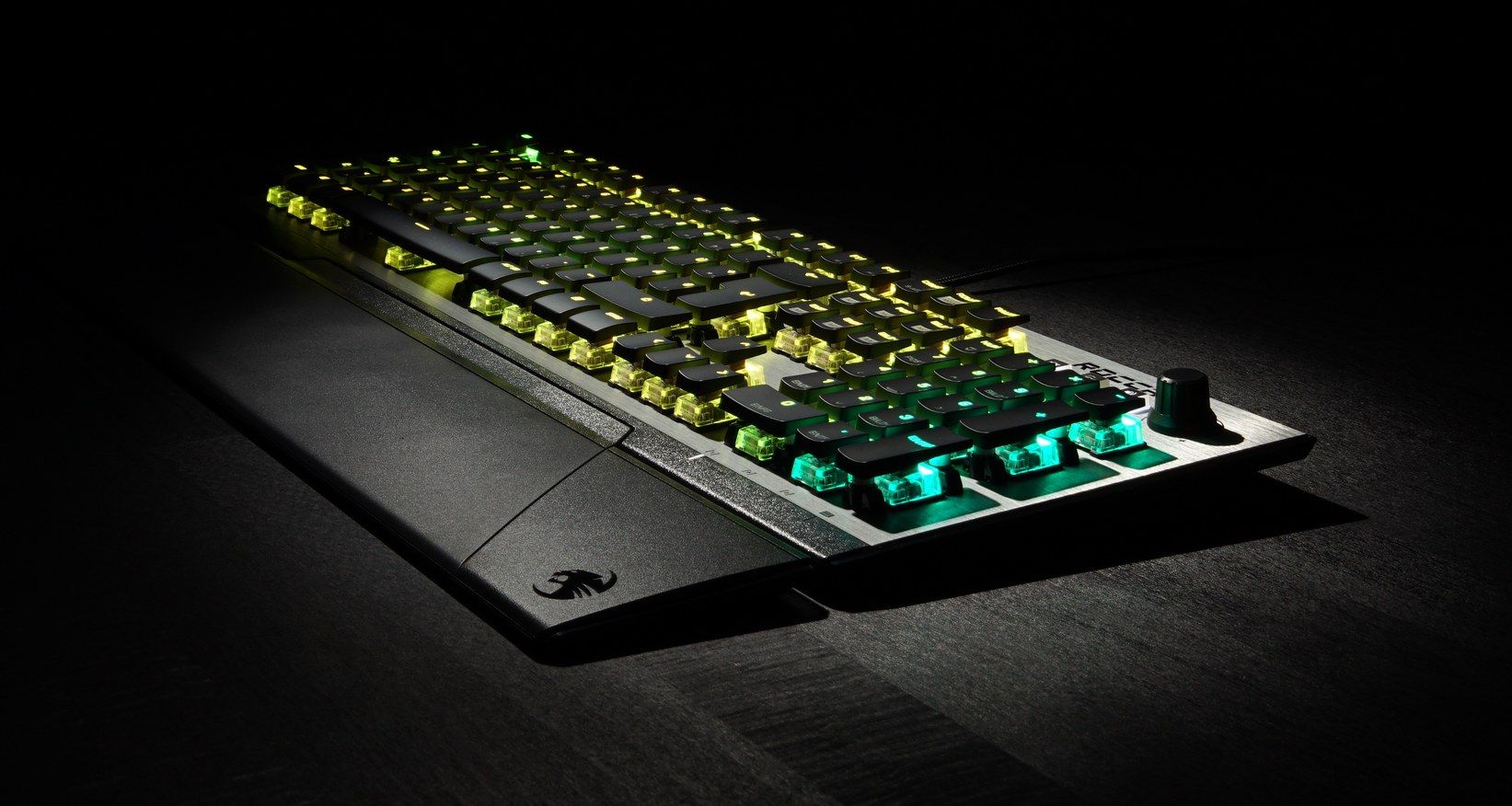 Roccat Vulcan 120 AIMO keyboard Black UK