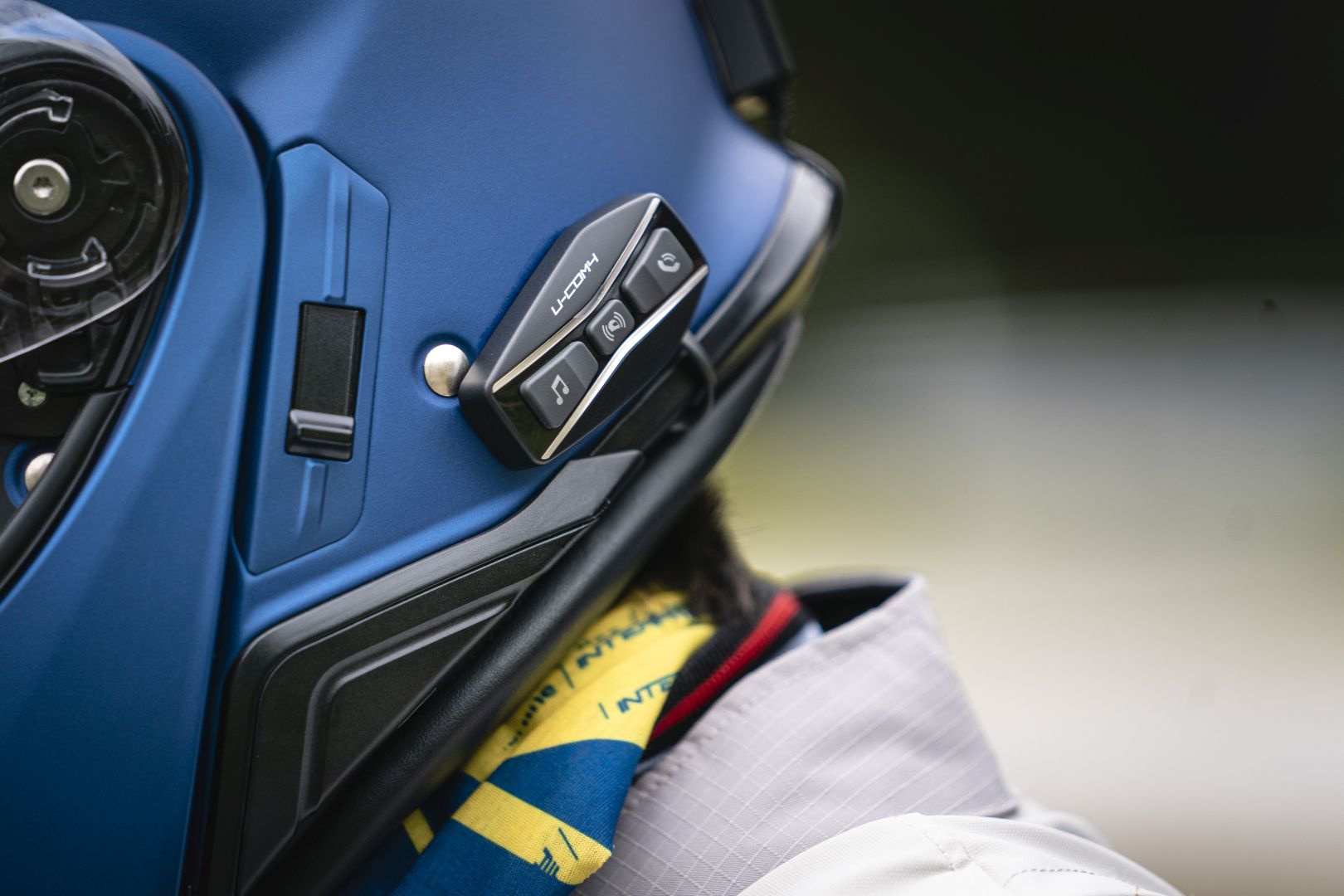 FIXED Bluetooth headset for closed and open helmets Cellularline UCOM4 Twin Pack