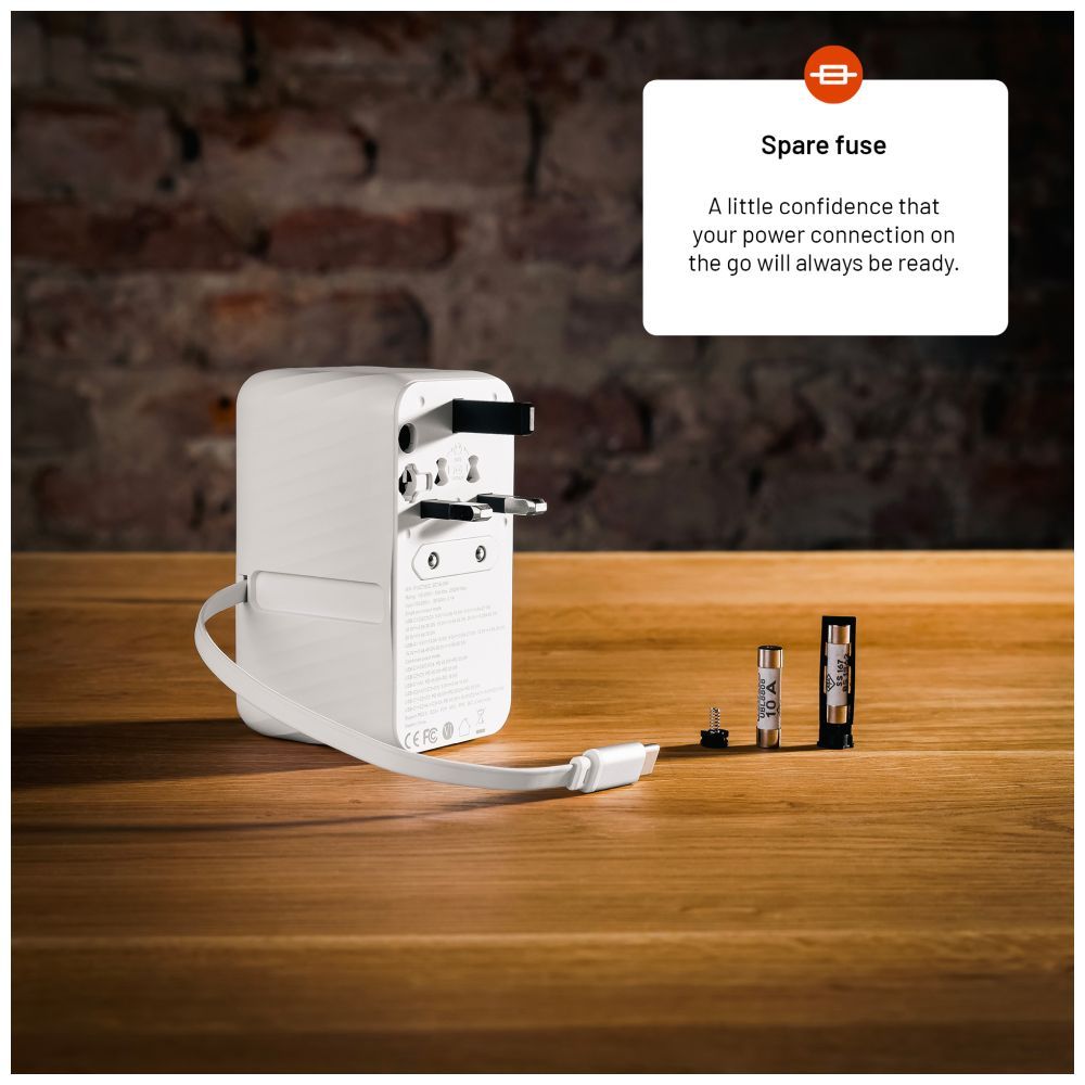 FIXED Voyager utazó adapter 4xUSB-C/1xUSB GaN 85W, fehér