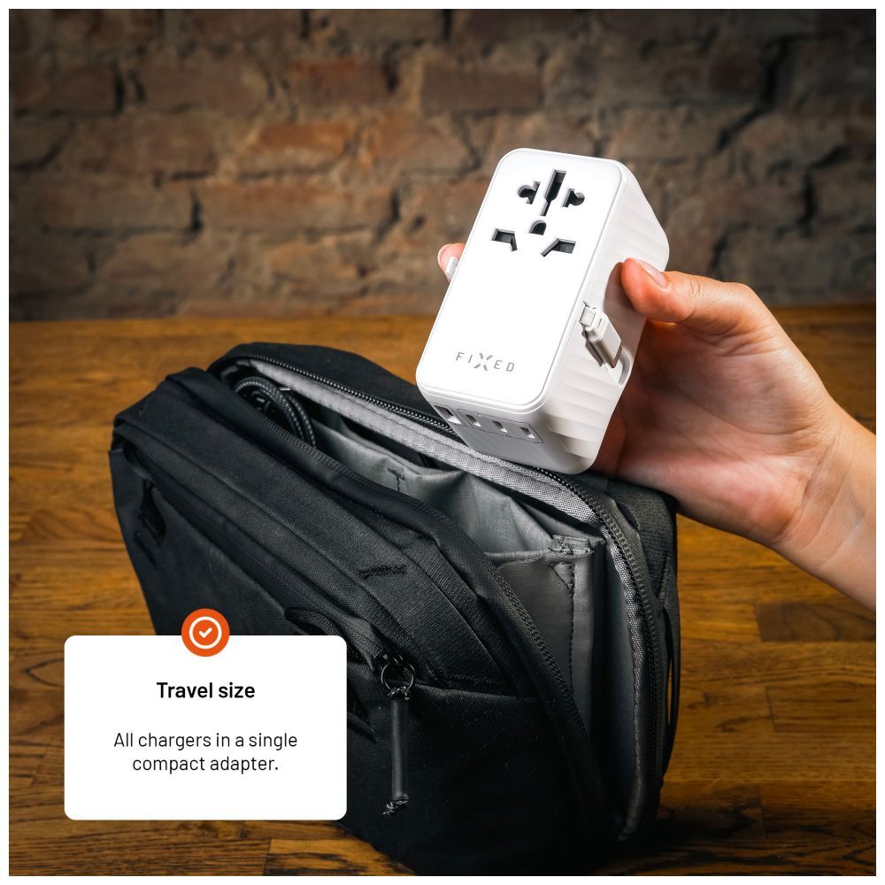 FIXED Voyager utazó adapter 4xUSB-C/1xUSB GaN 85W, fehér