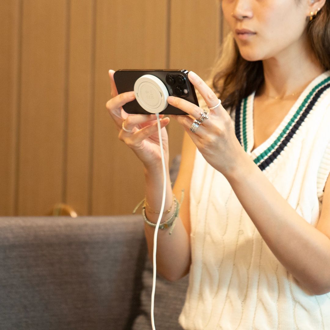 Native Union Snapstand Qi2 wireless charger Black