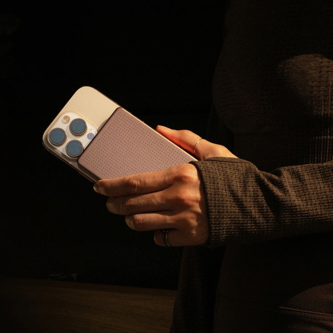 Native Union Active Magnetic 5000mAh Power Bank Apricot