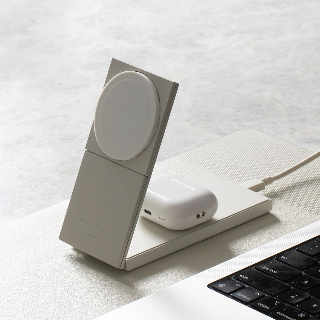 Native Union Rise 2-in-1 Qi2 wireless charger Sandstone
